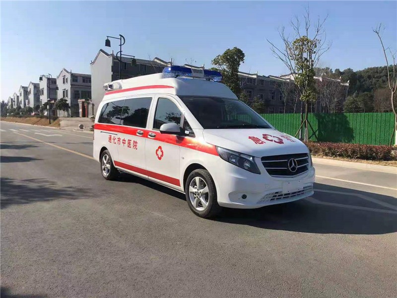 奔馳威霆監(jiān)護(hù)型救護(hù)車(chē)